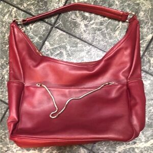 Wine color shoulder bag with chain